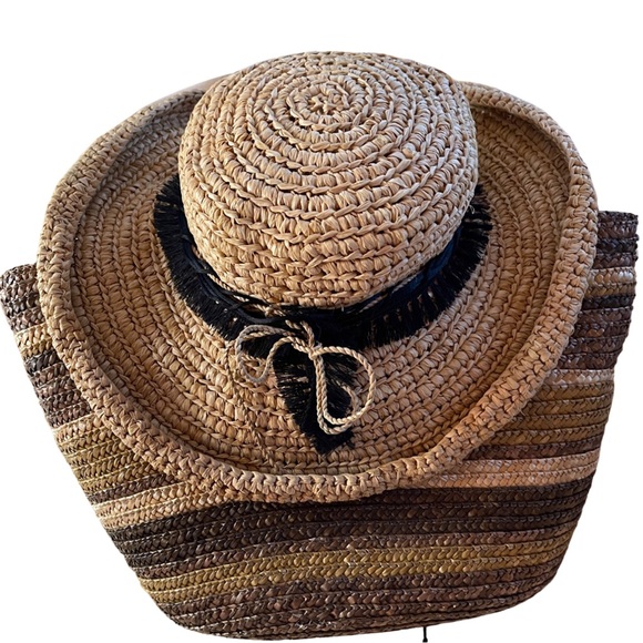 Kaminski! Y2K real deal! It’s crushable and easy to pack! I paid $250! - Picture 11 of 12